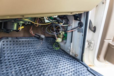 Discovery 1 Stereo Replacment: Factory Amp Bypass Wiring | MadPenguin