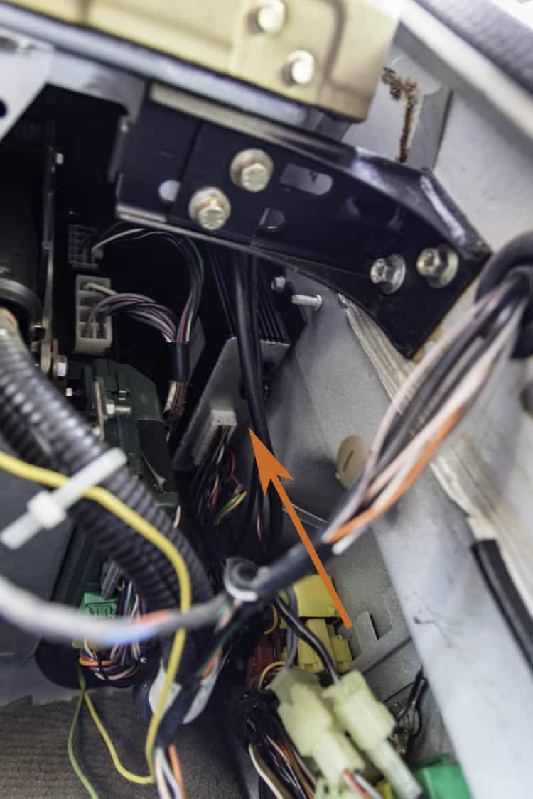 Discovery 1 Stereo Replacment: Factory Amp Bypass Wiring | MadPenguin